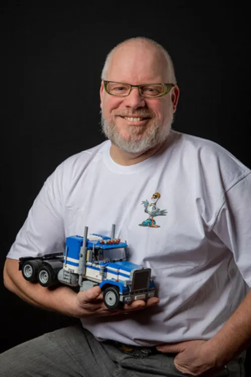 Daniel Kahns